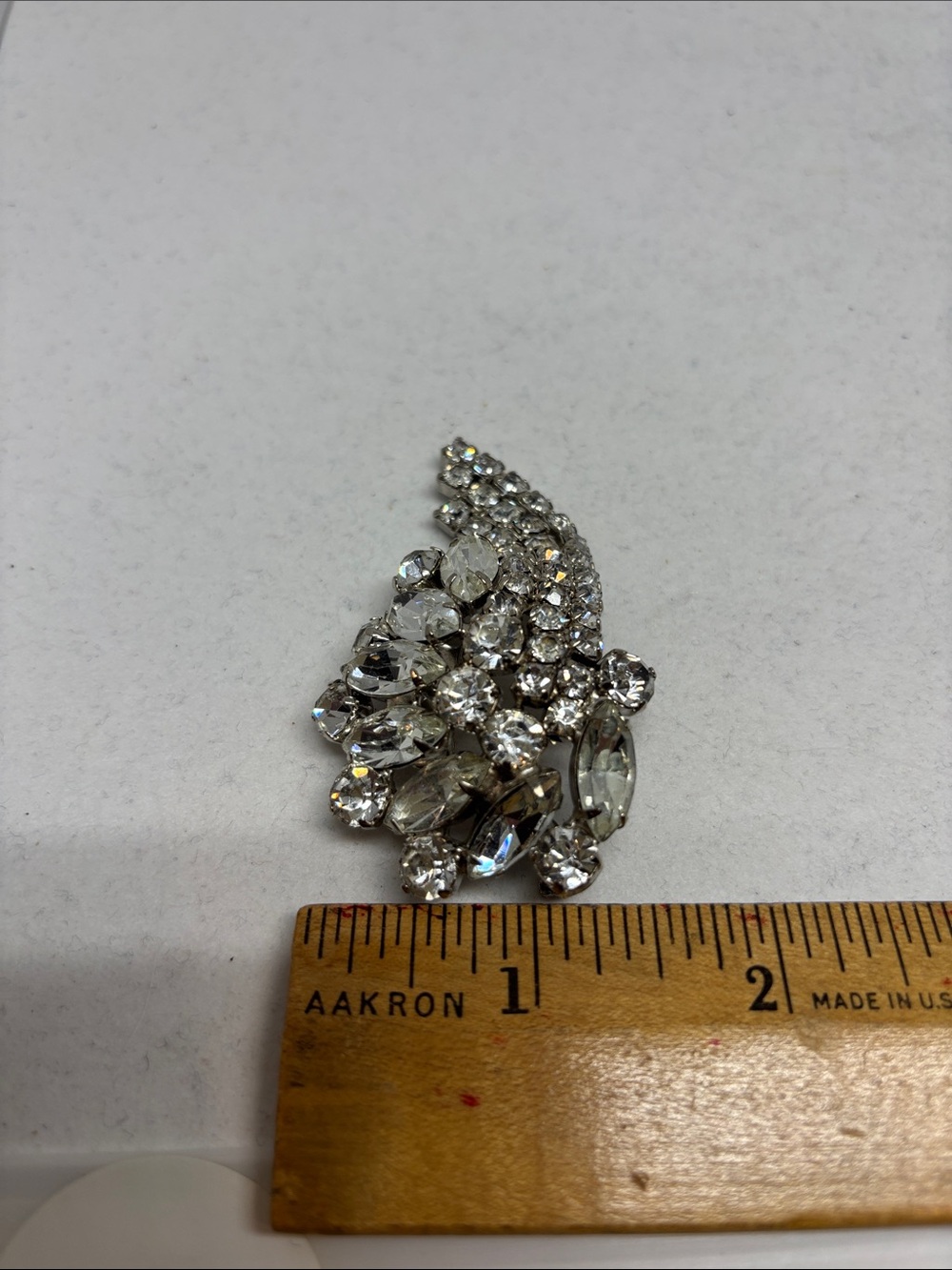 Beautiful Vintage Rhinestone Brooch - Picture 11 of 13